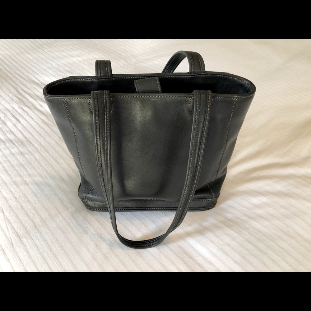 COACH Bleeker Bucket Tote Black Leather J9C-9305